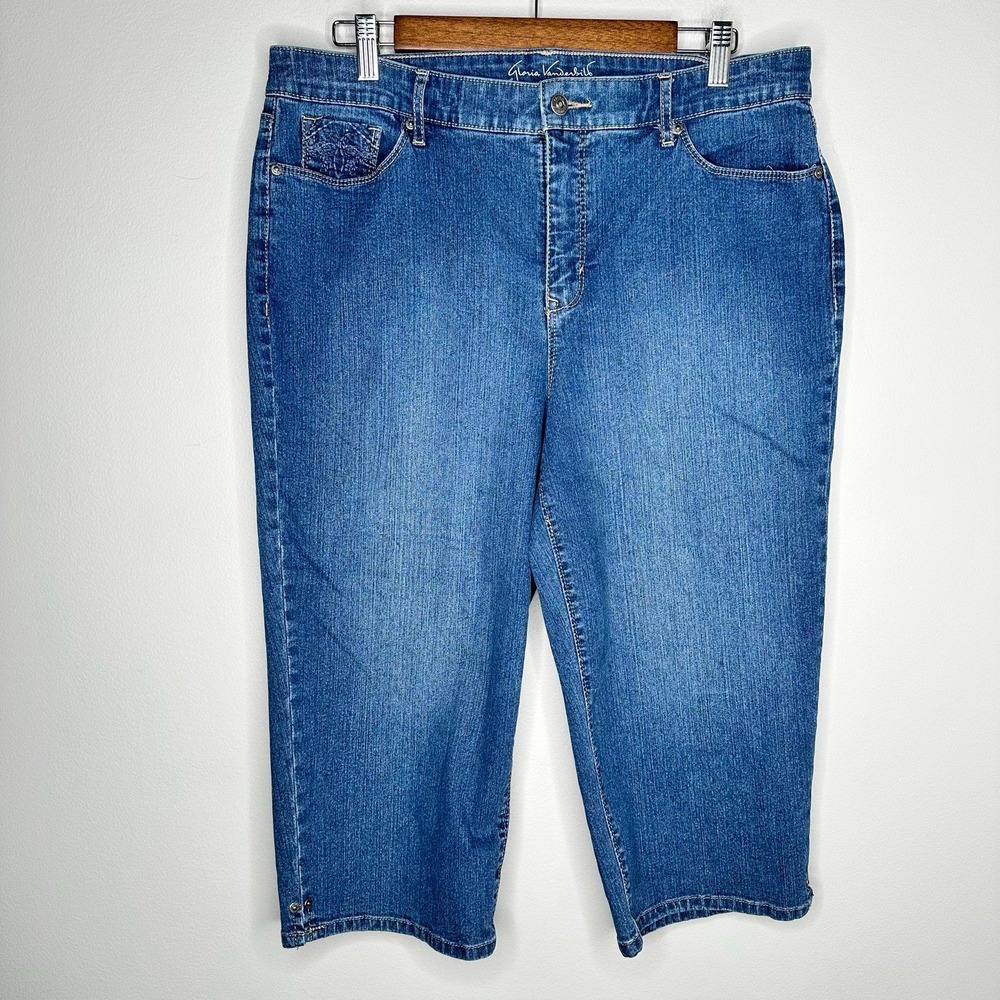 Gloria Vanderbilt Willow Embroidered Capri Jeans Size 14 Slimming Medium Wash